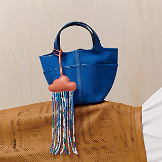 チャーム 《ニュアージュ》 | Hermès - エルメス-公式サイト チャーム 《ニュアージュ》 | Hermès - エルメス-公式サイト